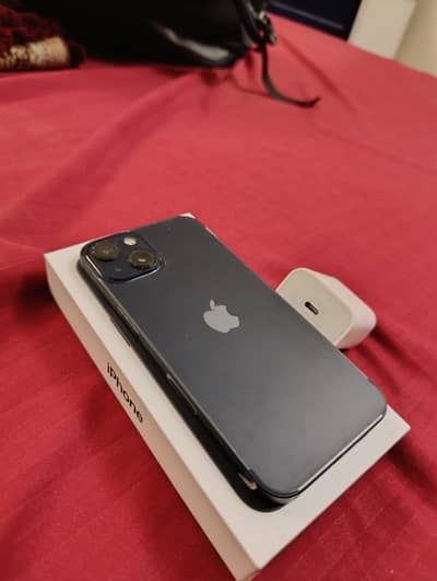 Apple iPhone 13