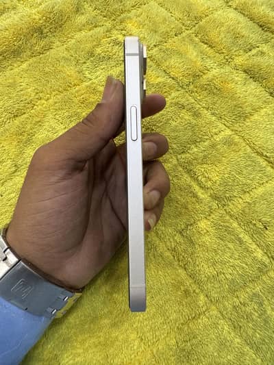 Apple iPhone 14