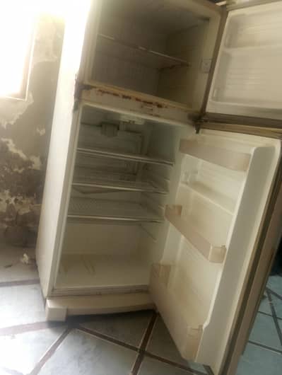 used fridge in 35k for sale