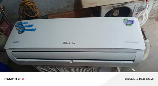 Electrolux 1.5 ton Dc inverter Ac like new condition