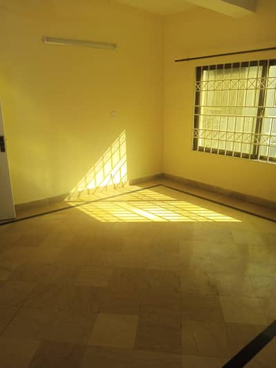 Ground floor available for rent in E11
