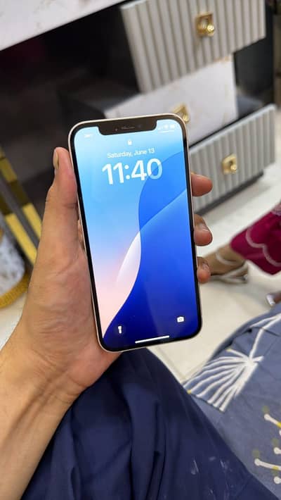 Apple iPhone 12