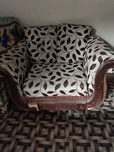 5 siter   sofa set behtreen condition m jise b chie contact kren