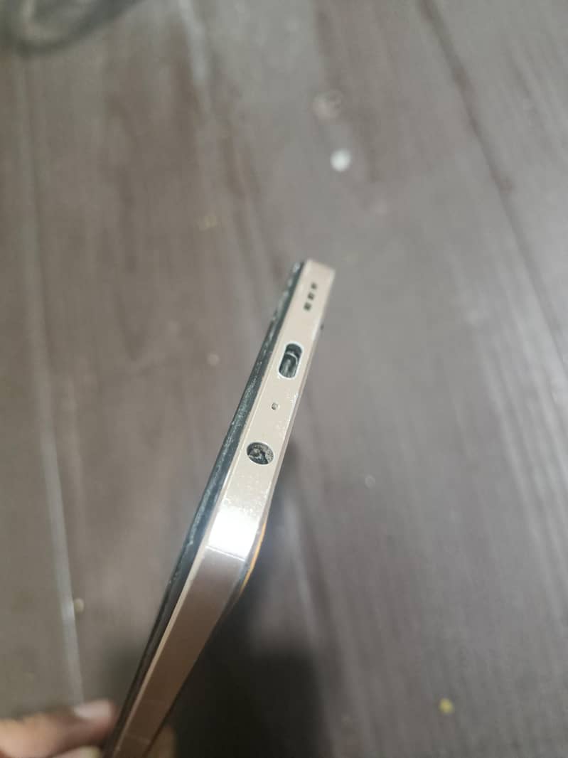 OPPO Reno7 4