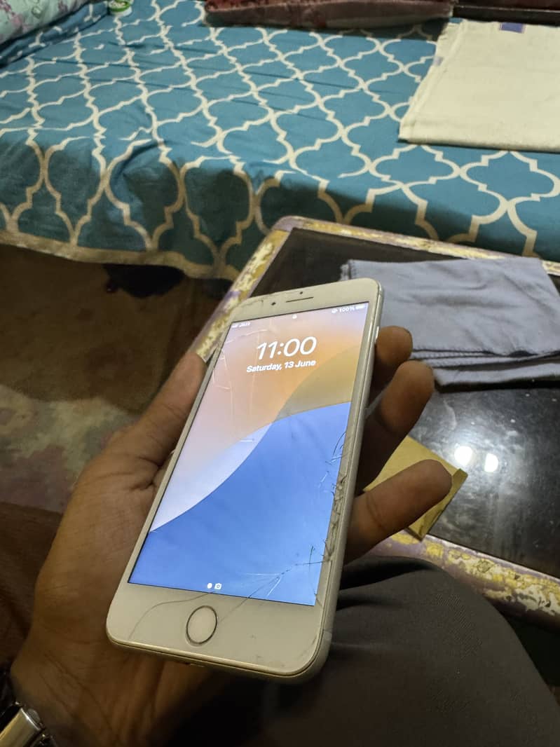 Apple iPhone 7 Plus 4