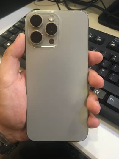 I phone 15 pro max Factory unlock 256 gb