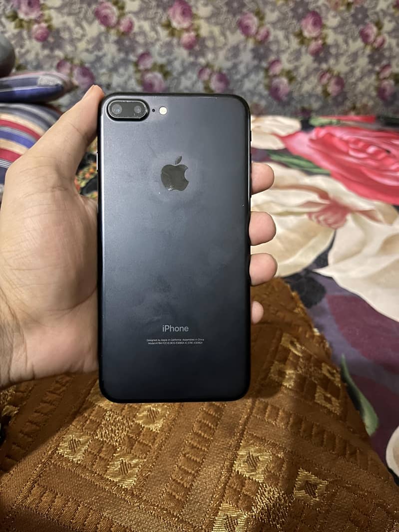 Apple iPhone 7 Plus 1