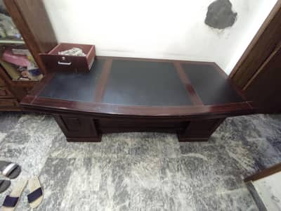 used only 6 months look like new