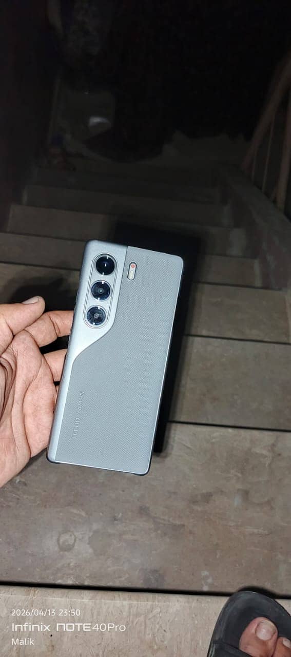 Tecno CAMON 40 Pro 1