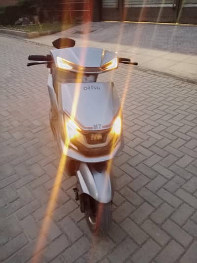 Orevo M7 Electric Scooty  1200 watt