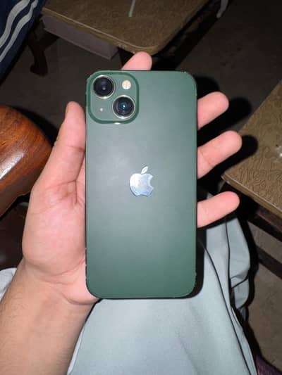 Apple iPhone 13