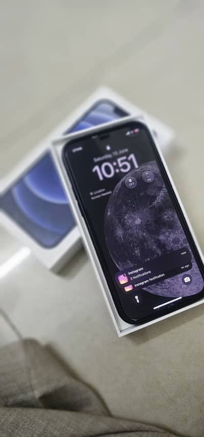 Apple iPhone 12