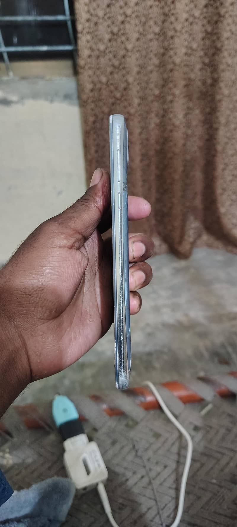 Sharp Aquos R2 3