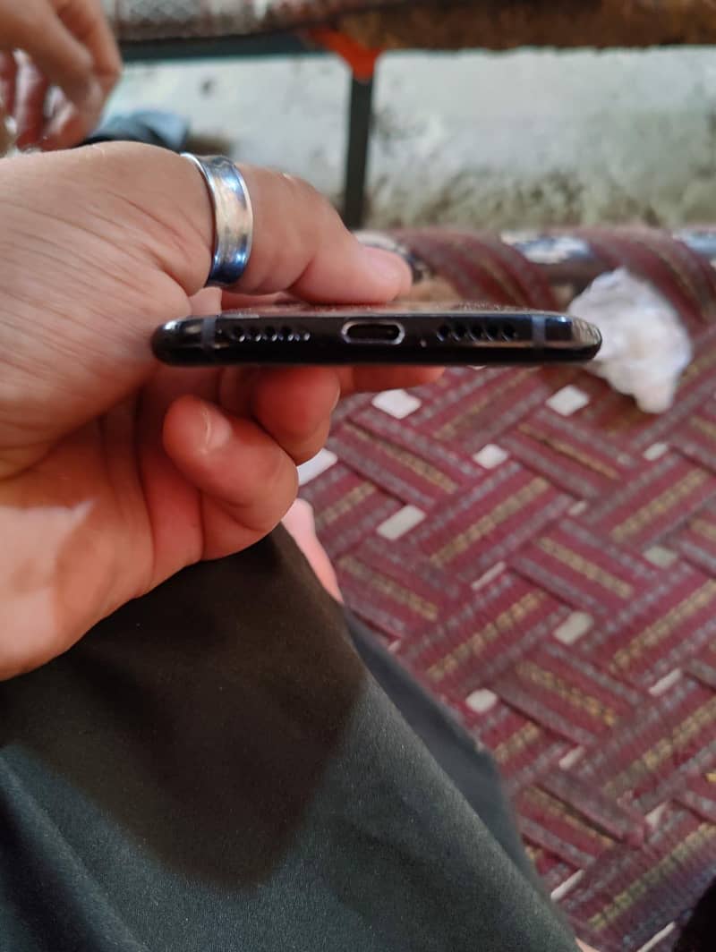 One Plus 6T 5