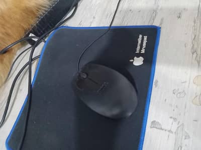 Desktop computer 