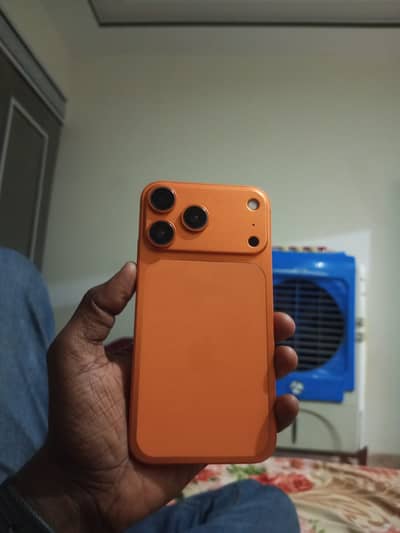 Apple iPhone XR into 17 pro