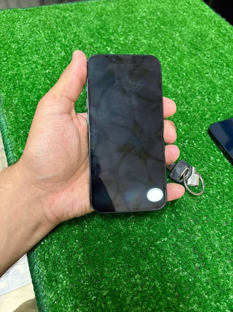 iPhone 13 1