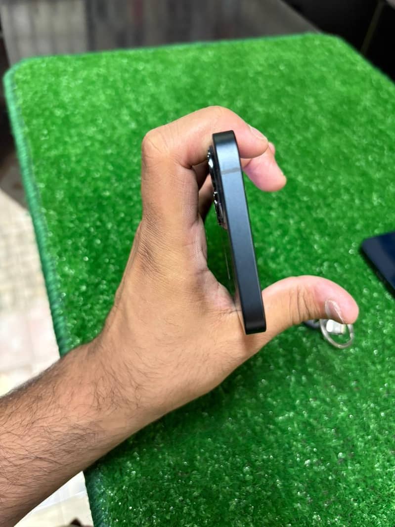 iPhone 13 2
