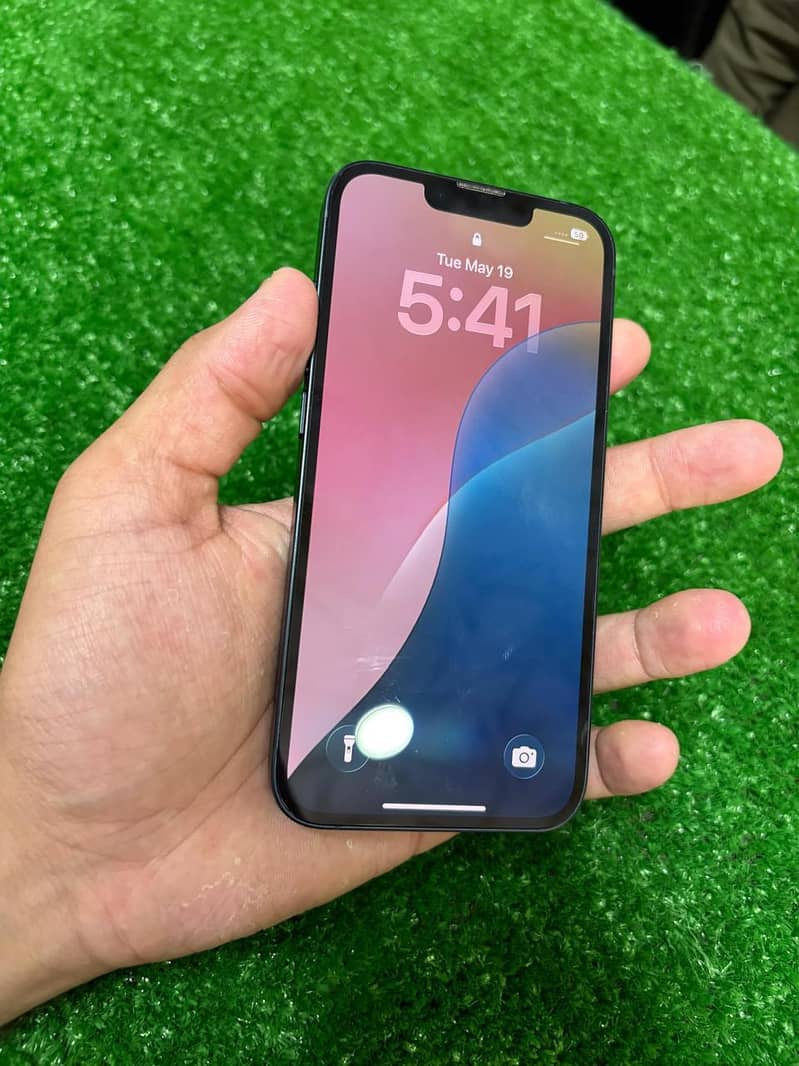 iPhone 13 5