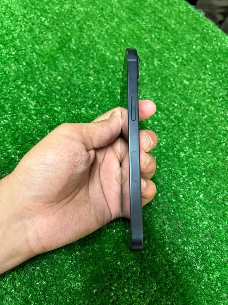 iPhone 13 7