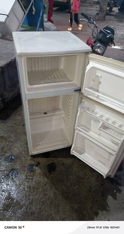 Sanyo mini japnies refrigerator