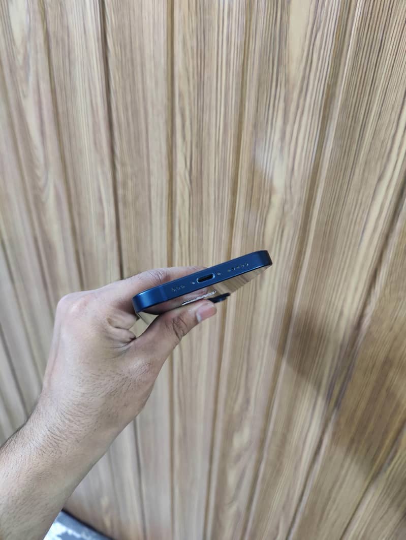 Iphone 13 4