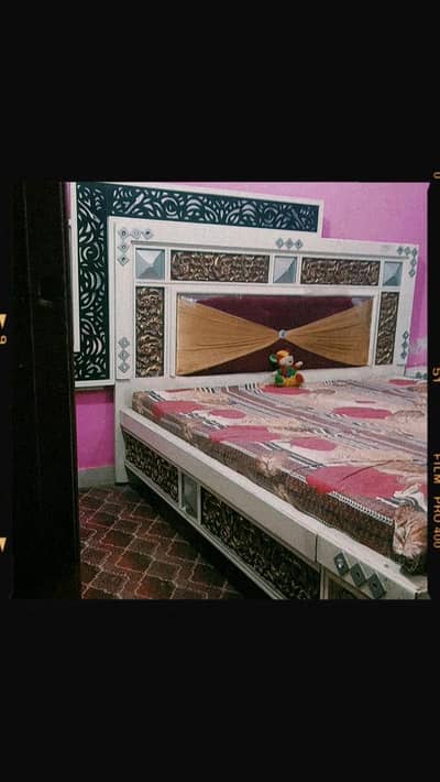 luxury Bedroom Set slightly used but in good condition