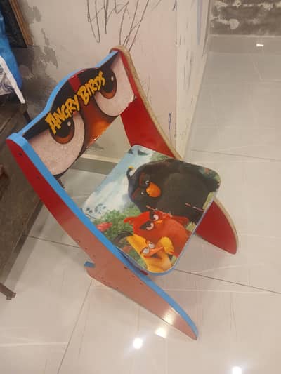 Angry Bird theme study table and chairs