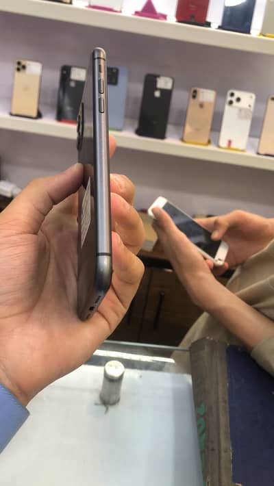 I Phone 11 Simple- JV(OFFER)