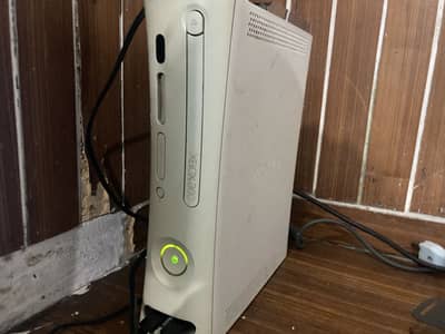 Xbox 360 300GB  with 2 controllers