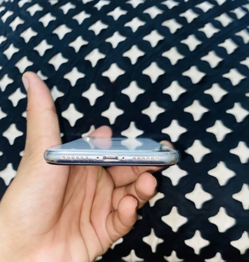 Apple iPhone X 0