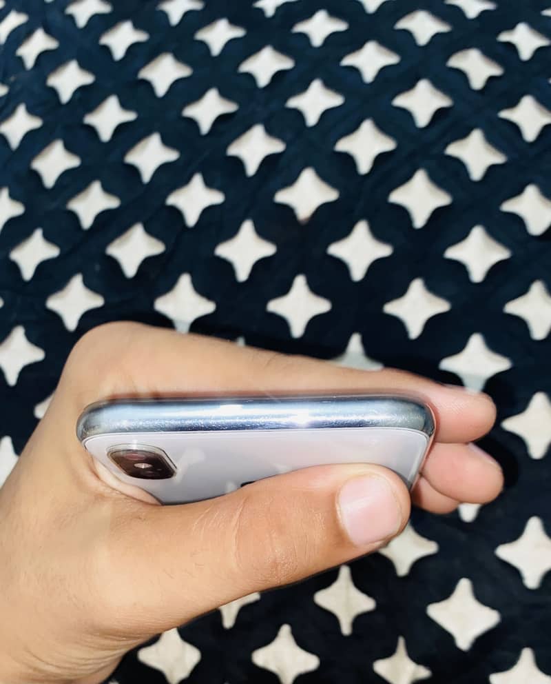 Apple iPhone X 3