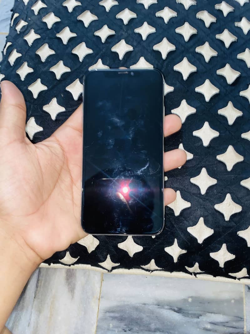 Apple iPhone X 5