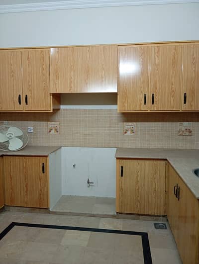 8 marla new type Upr portion available for Rent silent office or family