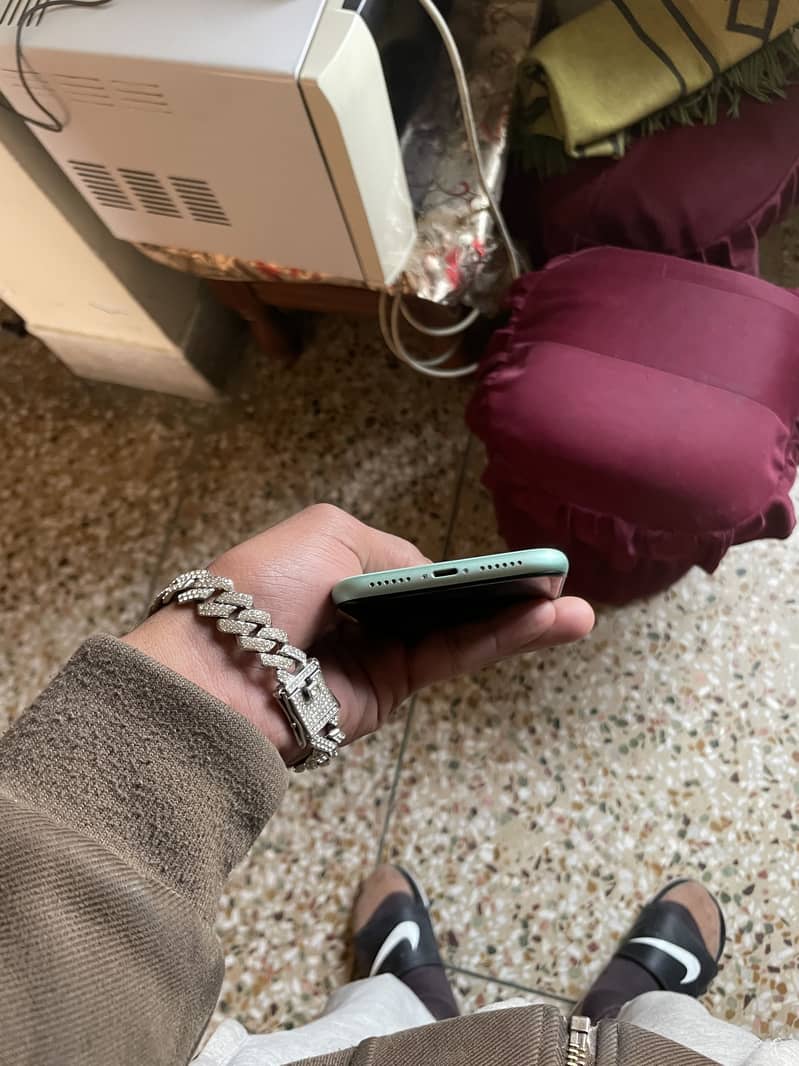Apple iPhone 11 2