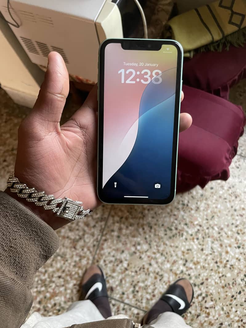 Apple iPhone 11 3