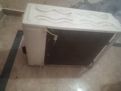 haier 1 ton inverter ac 10/10 original gass
