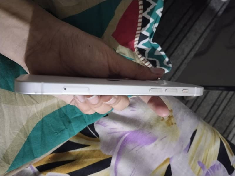 Apple iPhone 12 3