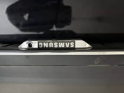 New condtition aundriod led samsung very slighty used