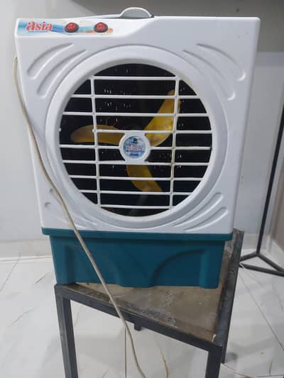 12v mini cooler 1 month used 2500 final