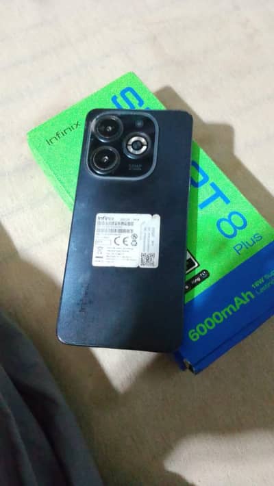 Infinix Smart 8 Plus 4+4\64 with box panel danage