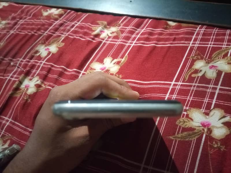 Apple iPhone X 3