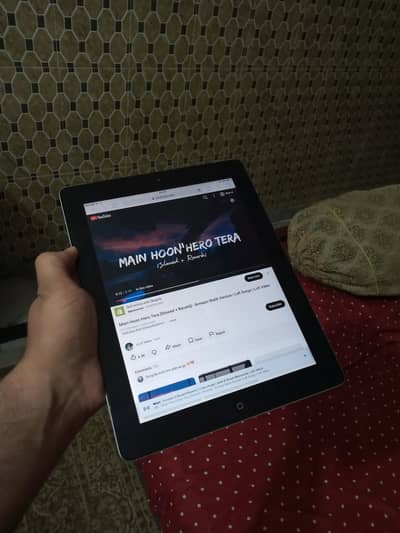 Apple iPad 2 for sale in lush condition with sim option