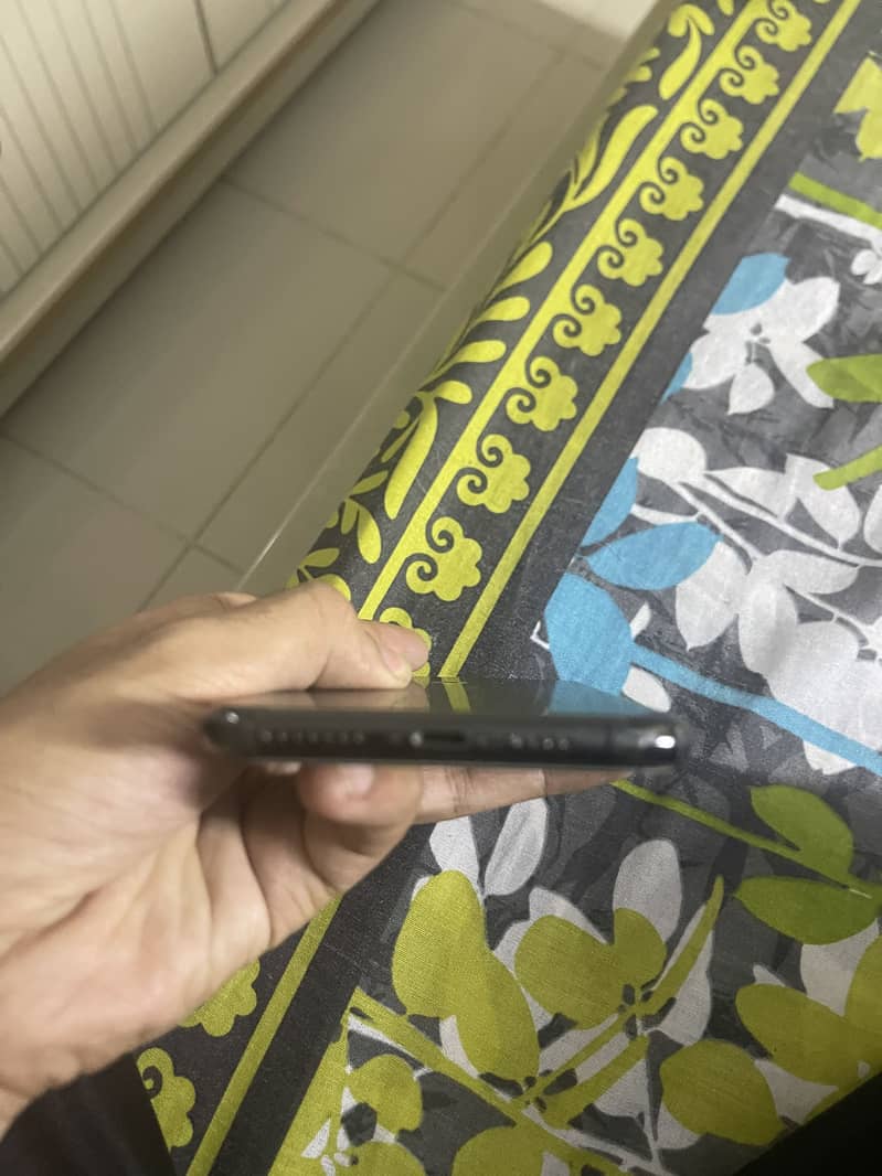 iPhone XS Max 5