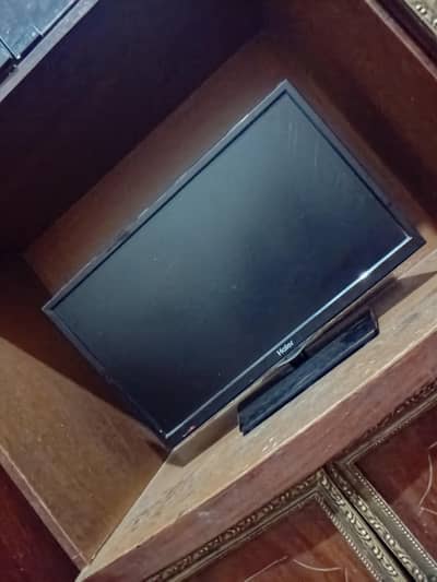 haier 24 inches LCD