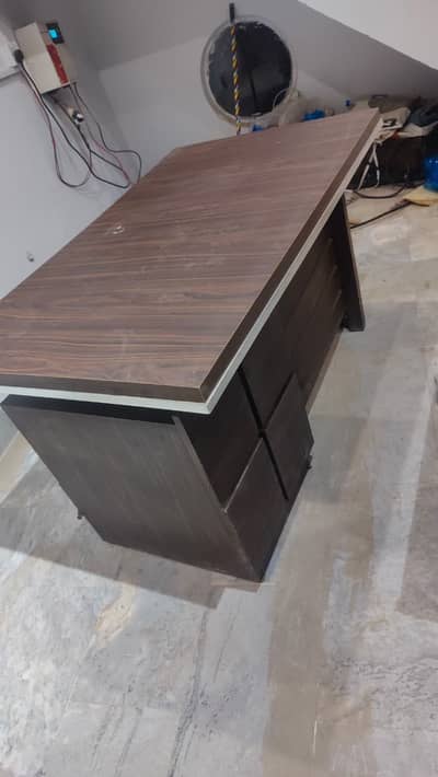 Executive Office Table / Manager Desk – Solid Wood Finish