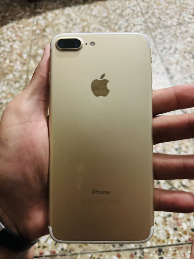 Apple iPhone 7 Plus 2