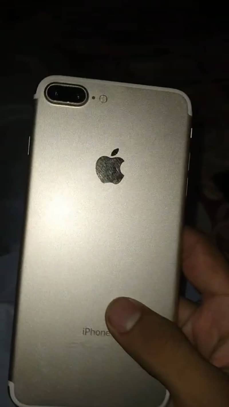 Apple iPhone 7 Plus 5
