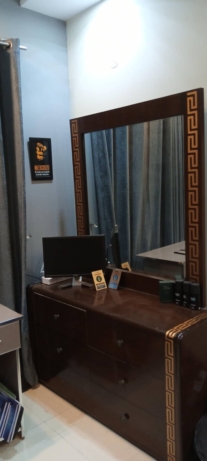 dressing table 0