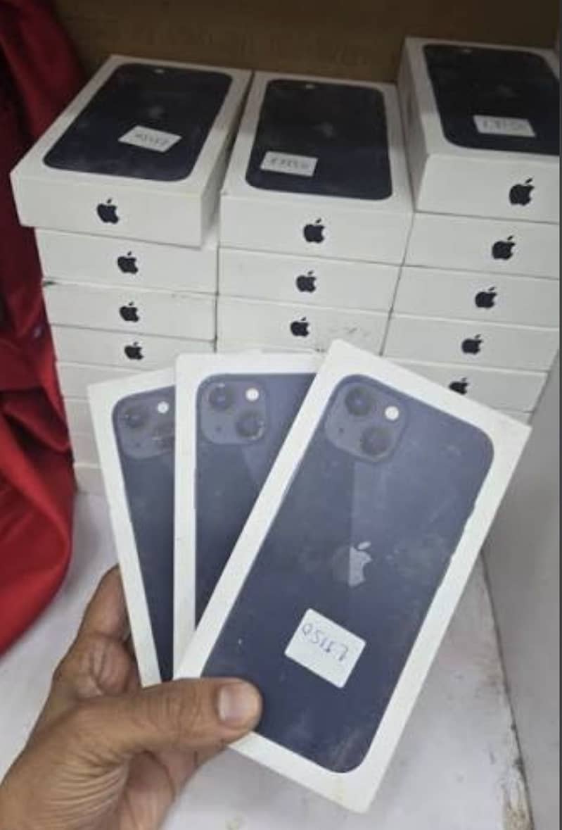 Apple iPhone 13 1